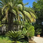 House With Garden & Jacuzzi Near Center * Saint-Tropez