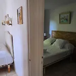 House With Garden & Jacuzzi Near Center * Сен-Тропе