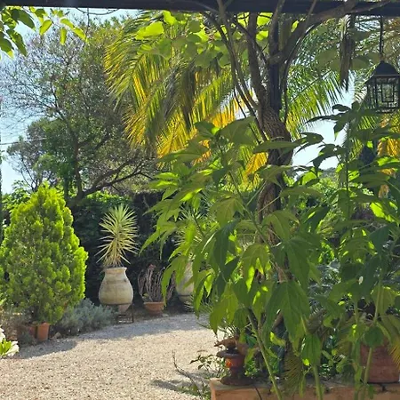 House With Garden & Jacuzzi Near Center * Saint-Tropez