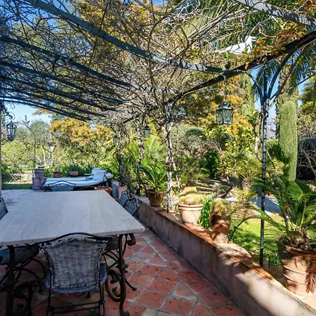 House With Garden & Jacuzzi Near Center Hébergement de vacances Saint-Tropez