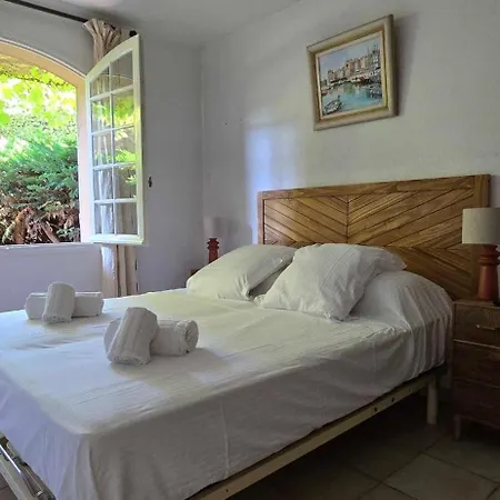 House With Garden And Jacuzzi - Near City Center Сasa de vacaciones *