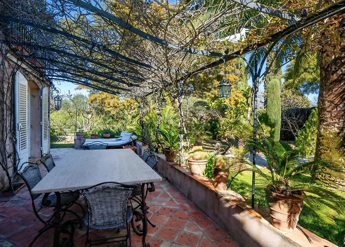 Hébergement de vacances House With Garden & Jacuzzi Near Center Saint-Tropez