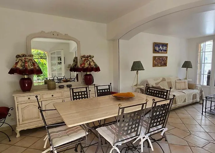 House With Garden & Jacuzzi Near Center Saint-Tropez