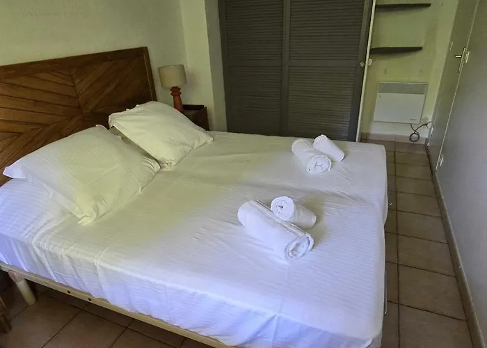 House With Garden & Jacuzzi Near Center Saint-Tropez